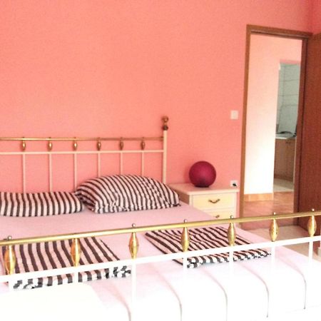 Yellow House Experience Aparthotel Pag Island Esterno foto