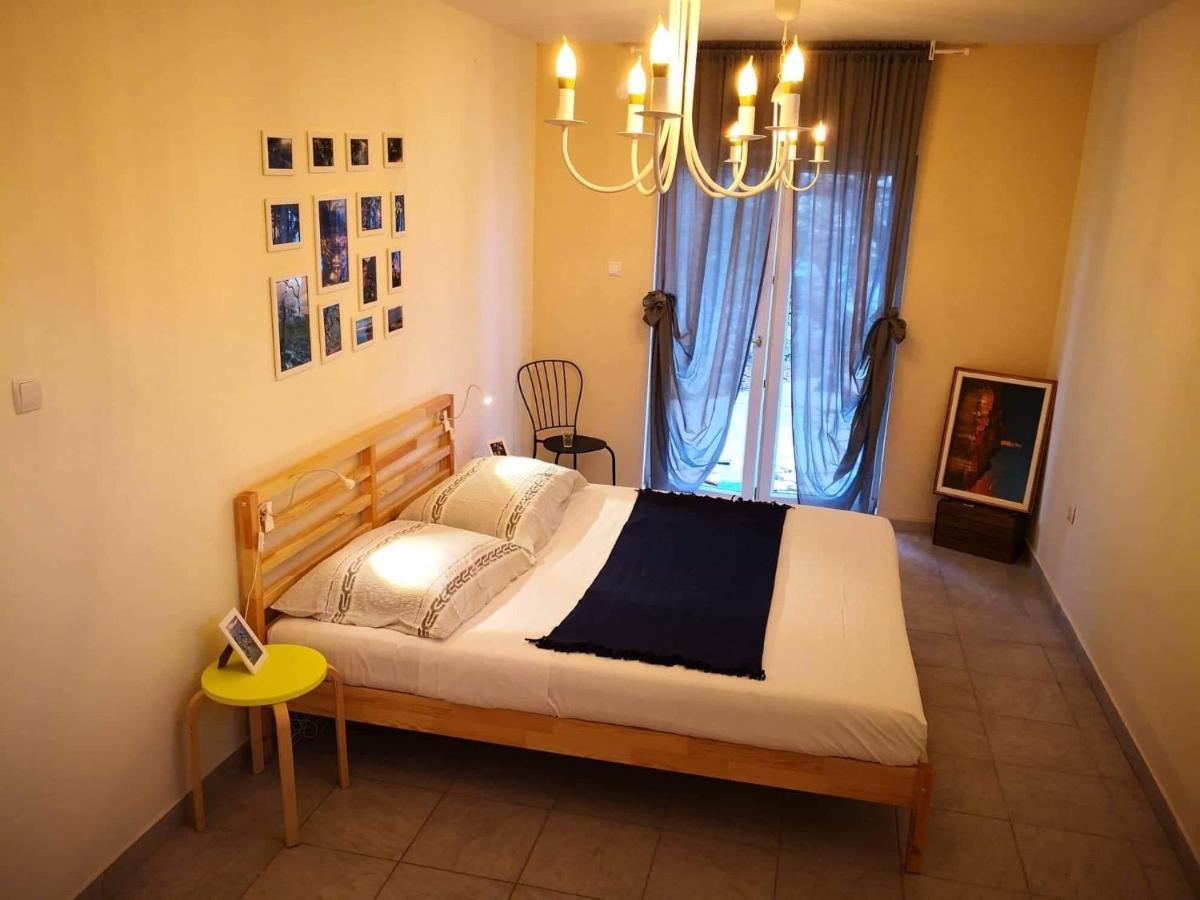 Yellow House Experience Aparthotel Pag Island Esterno foto