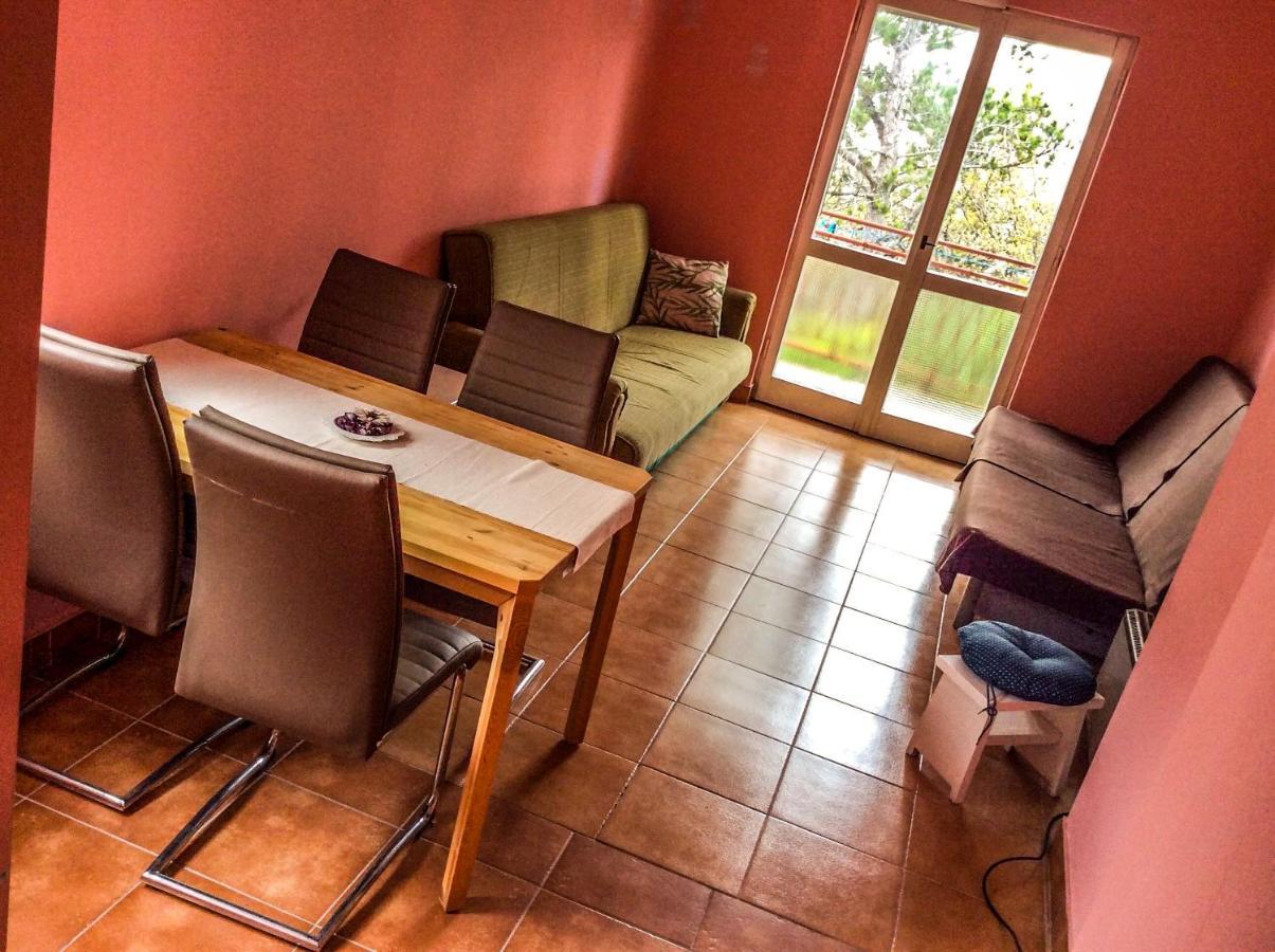 Yellow House Experience Aparthotel Pag Island Esterno foto